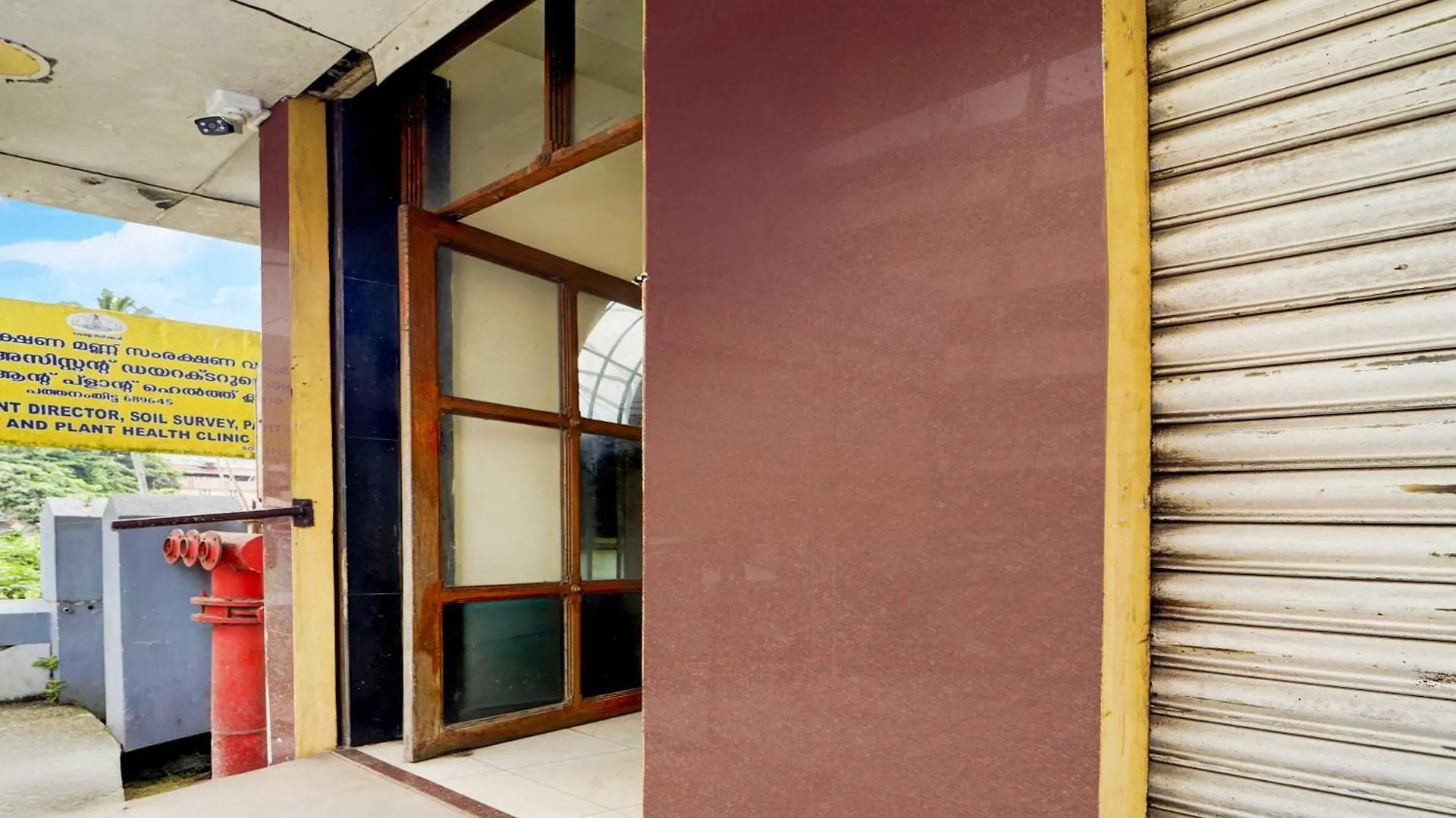 Hotel Collection O Pathanamthitta Near Mahatma Gandhi Statue